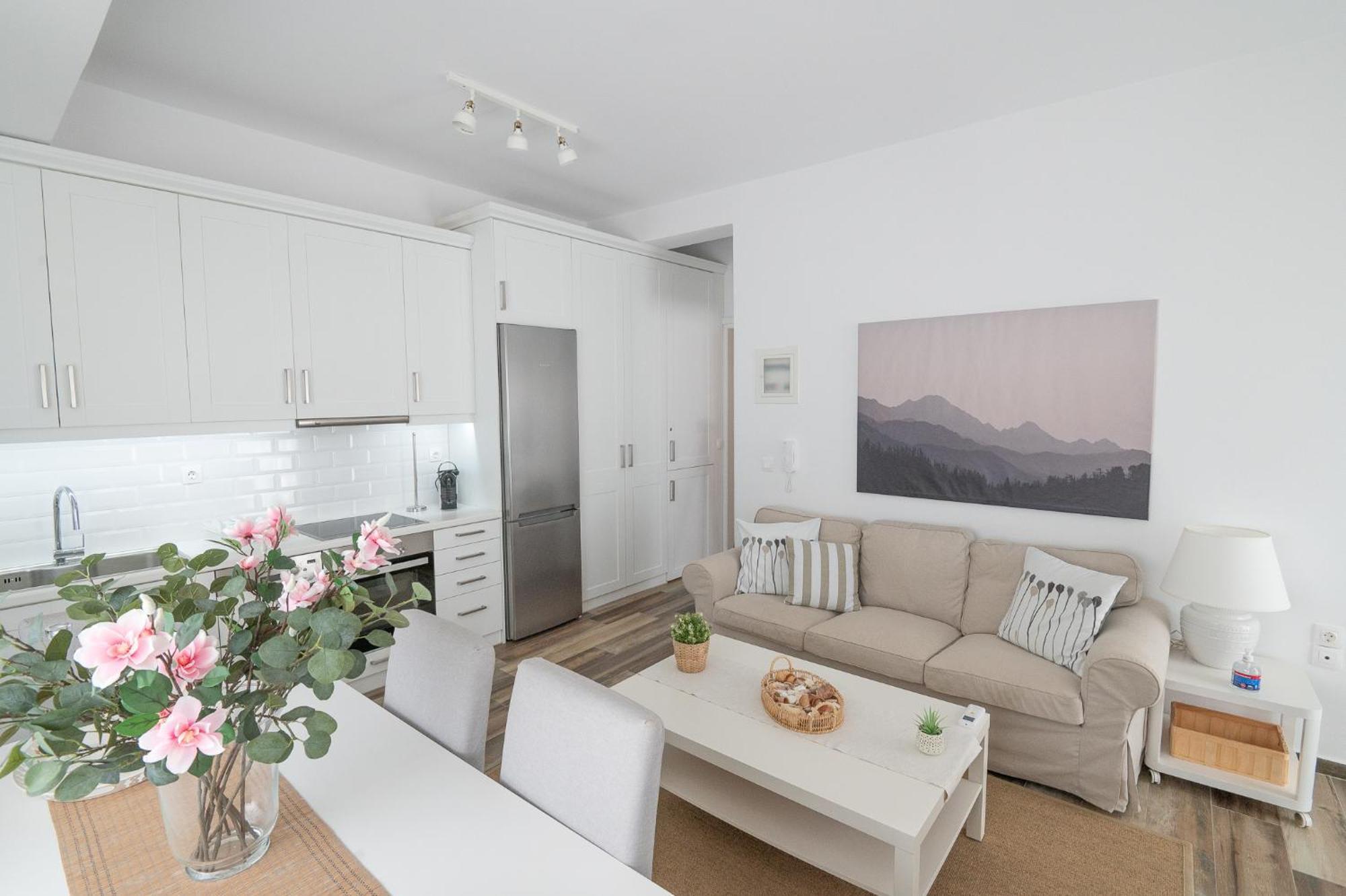 Pouletis Family Apartments - Akroyali Seaview Getaways كالاماتا المظهر الخارجي الصورة