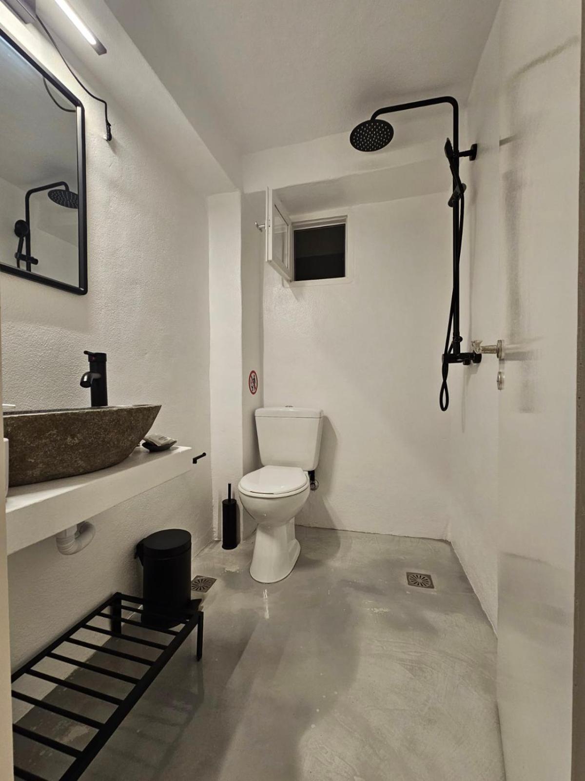 Pouletis Family Apartments - Akroyali Seaview Getaways كالاماتا المظهر الخارجي الصورة