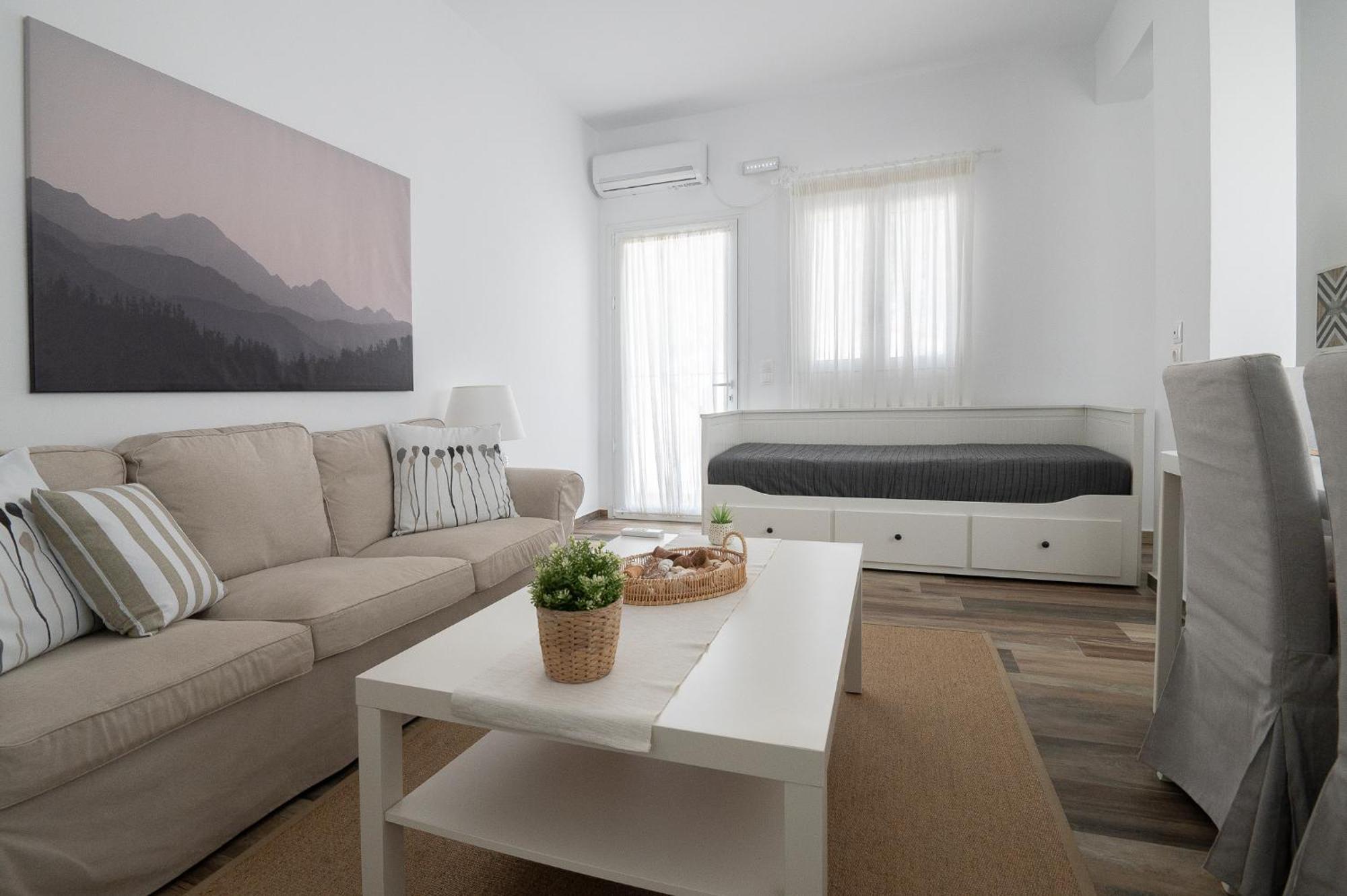 Pouletis Family Apartments - Akroyali Seaview Getaways كالاماتا الغرفة الصورة